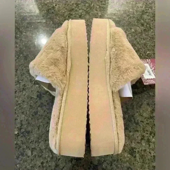 The Original Muk Luks Women Slippers Medium 7-8 NWT - Picture 2 of 7